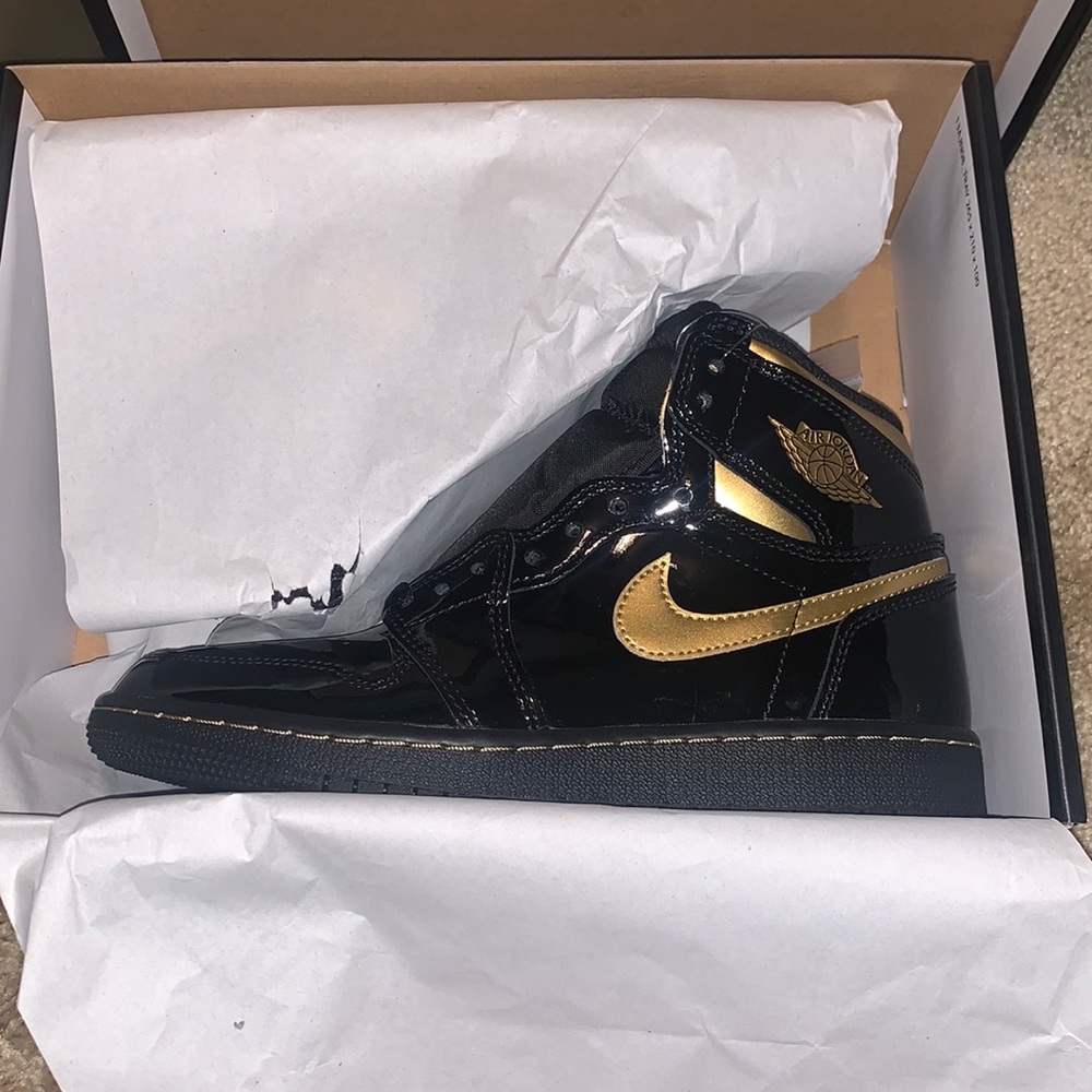 Jordan Retro 1 Metallic Gold